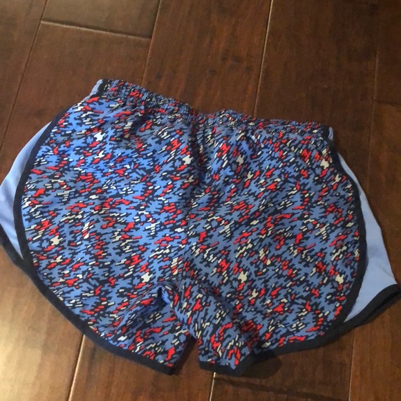 girls Nike shorts - Picture 2 of 3